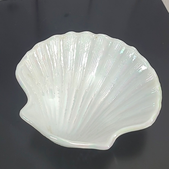 Vintage 90s Avon Glass Clamshell Seashell White Rainbow Iridescent Jewelry Dish - Picture 3 of 14
